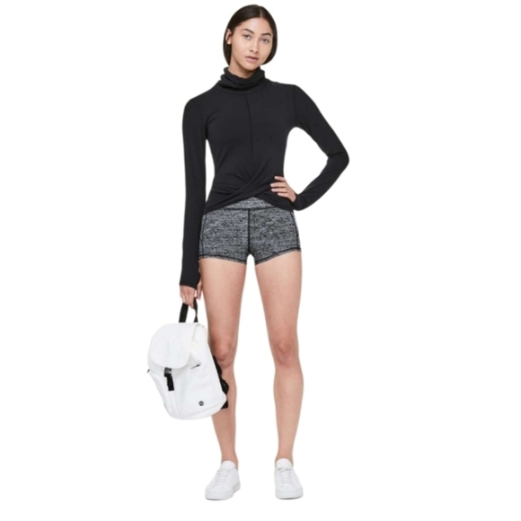 Lululemon In Movement Biker Shorts Everlux 2.5" In Ice Grey Black Size 4 - Picture 2 of 6